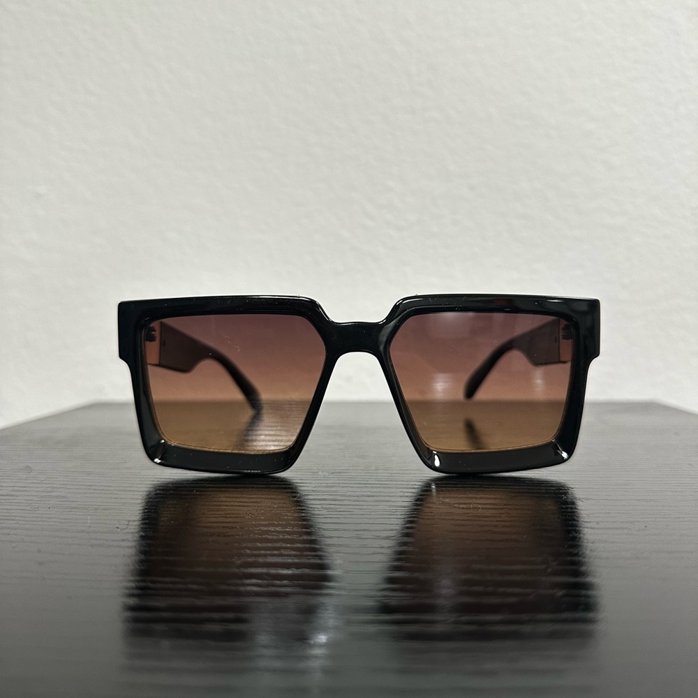 Stylish Black Square Sunglasses